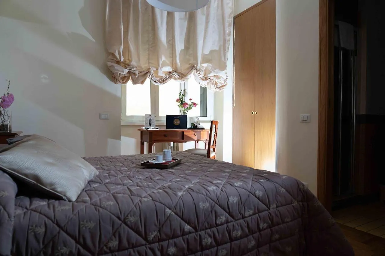 Domus Cavour Guest House Rom