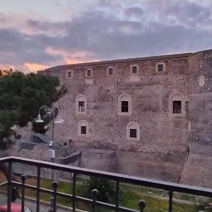 Federico Ii Bed & Breakfast Aeroporto di Catania Fontana Rossa